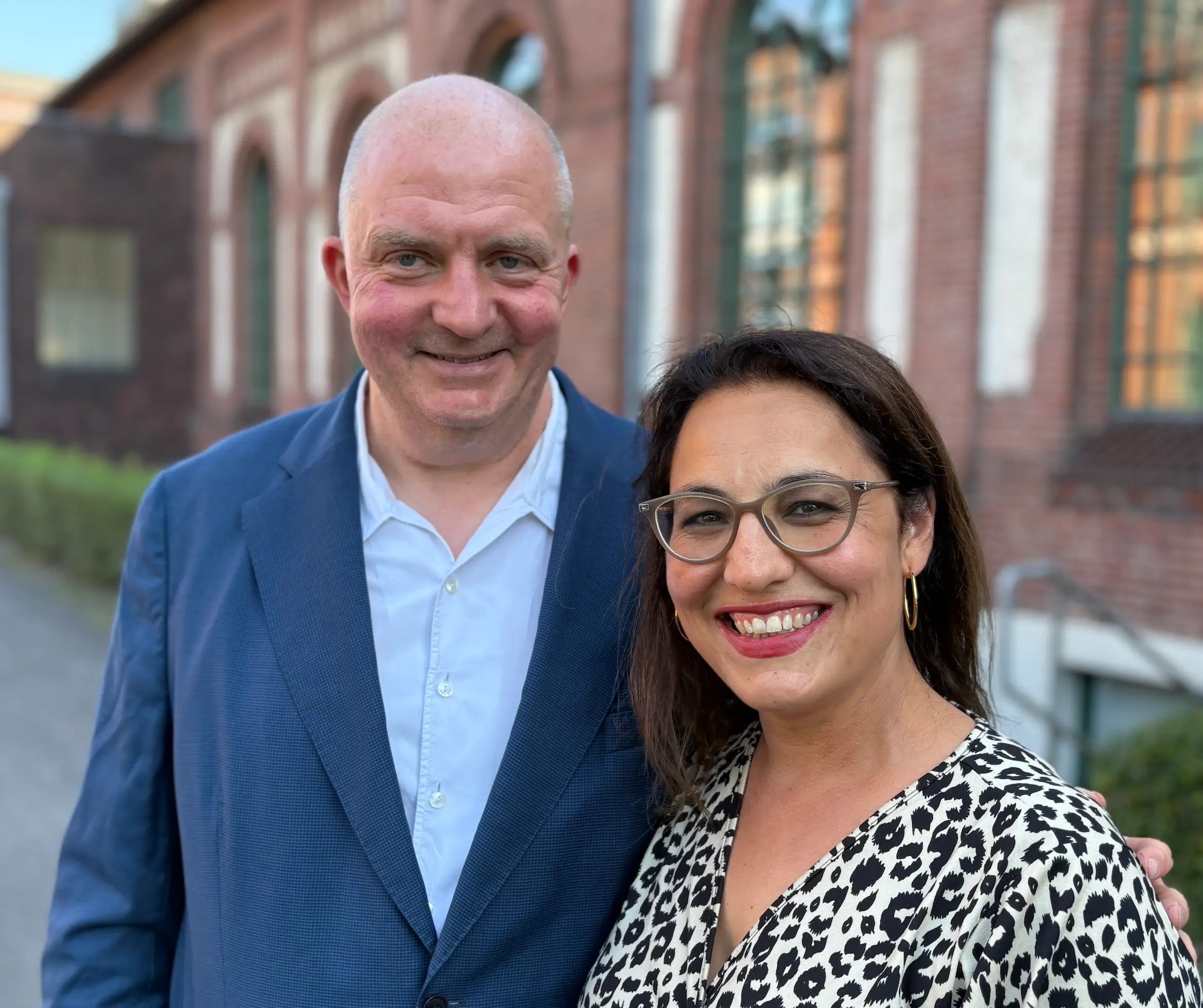 Katharina te Uhle und Jörg Thadeusz vom Podcast Hoffentlich schmeckt's