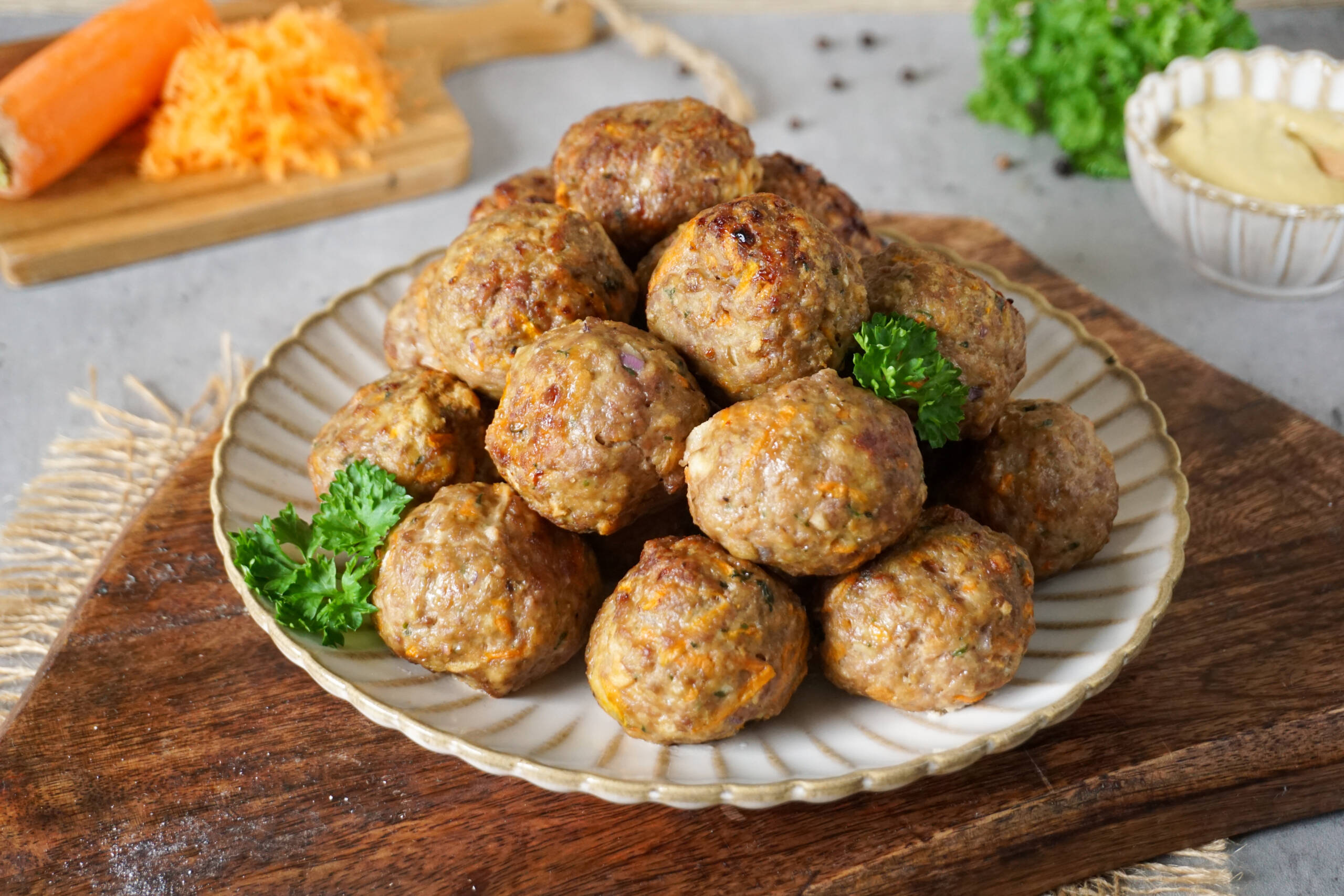 Airfryer-Frikadellen mit Möhre und Haferflocken