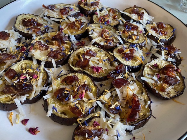Auberginen mit Datteln und Parmesan – Schritt 2