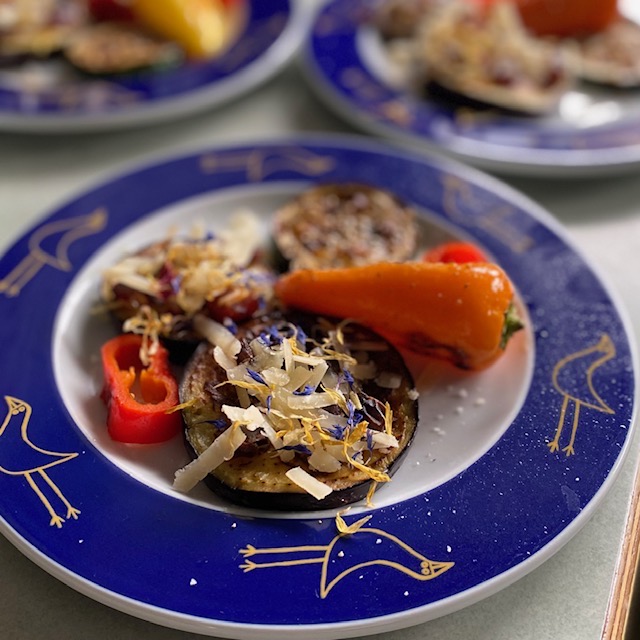 Auberginen mit Datteln und Parmesan