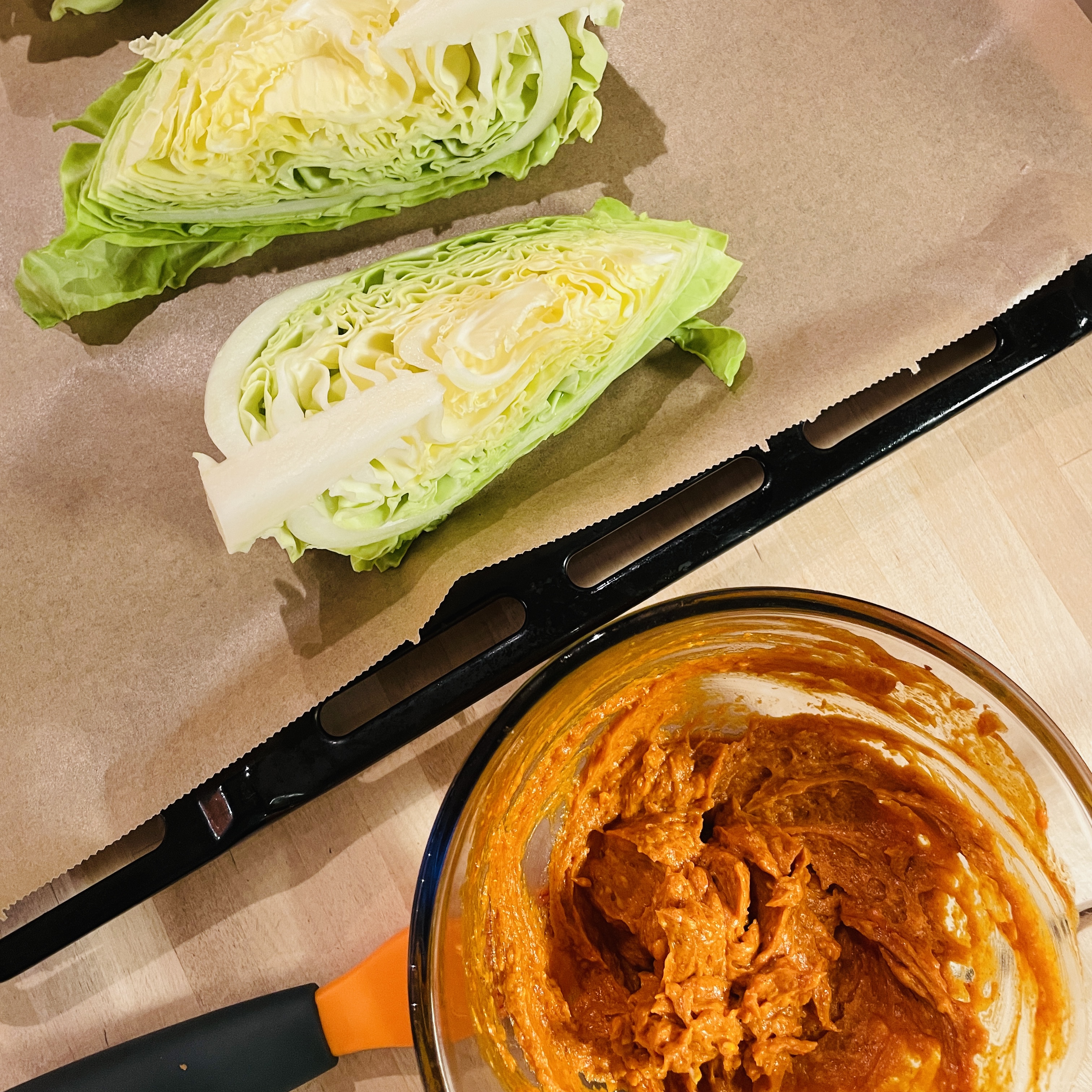 Gerösteter Spitzkohl mit Gochujang-Butter – Schritt 4