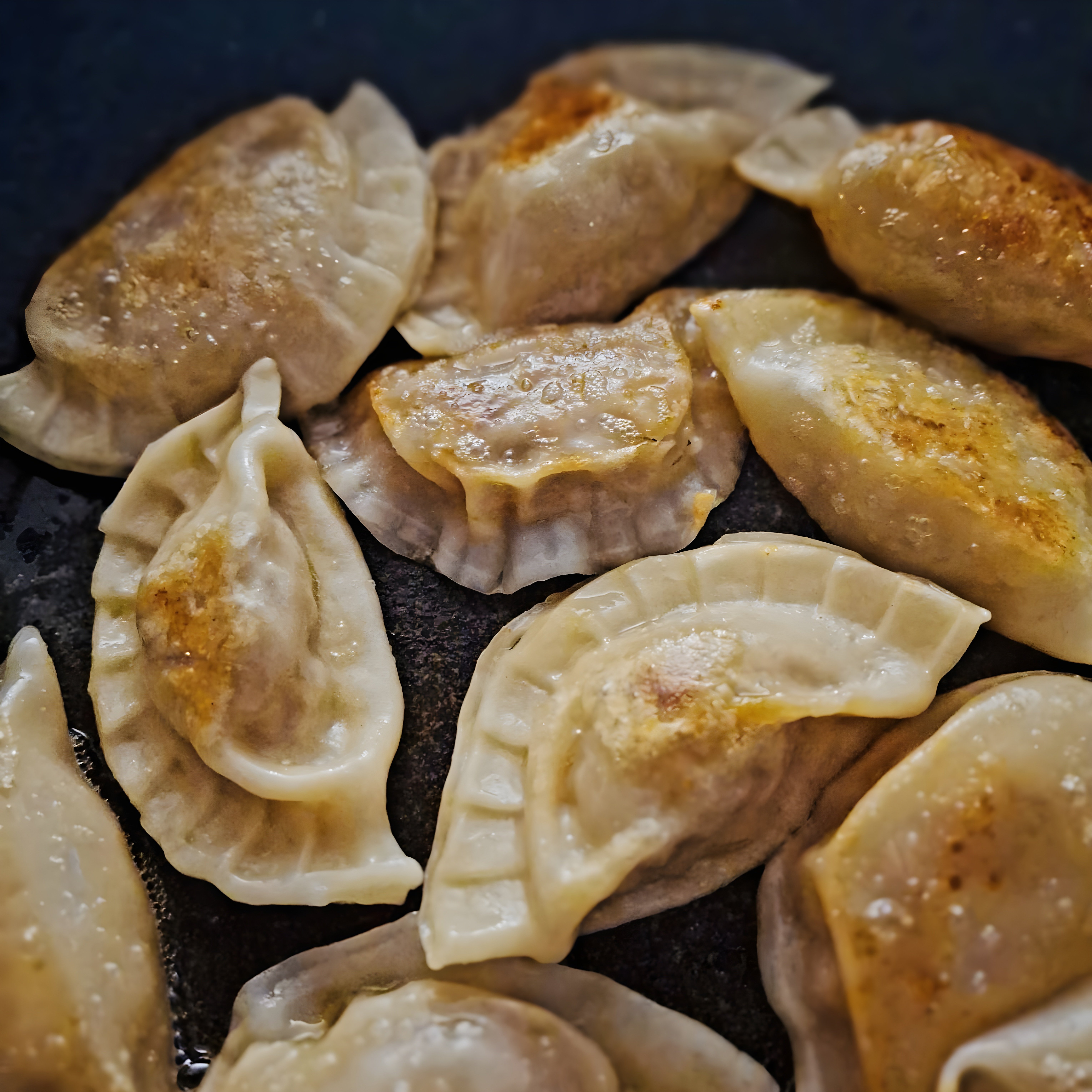 Koreanische Mandu mit Labskaus-inspirierter Rote-Bete-Füllung