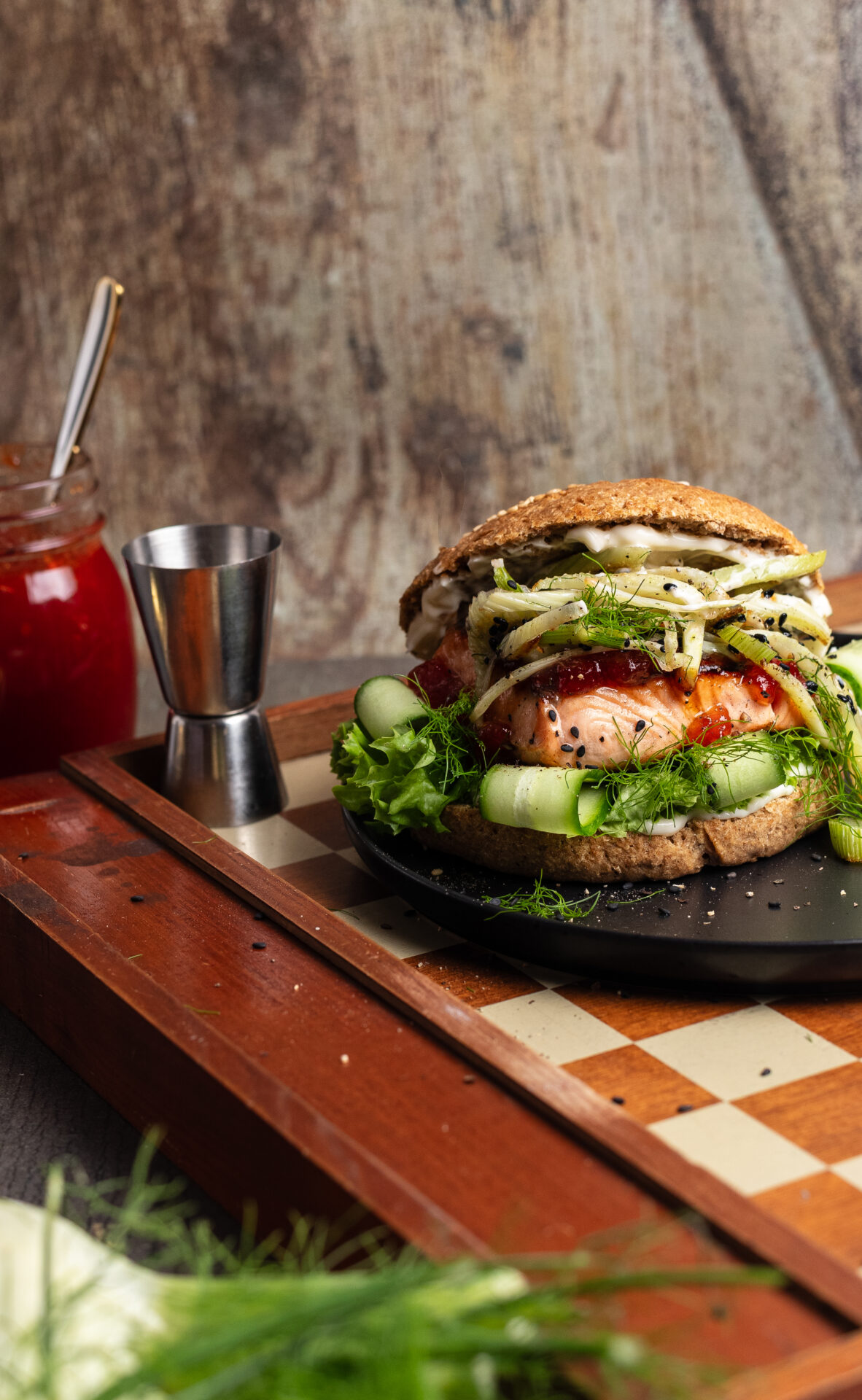 Lachs-Burger mit Sambuca