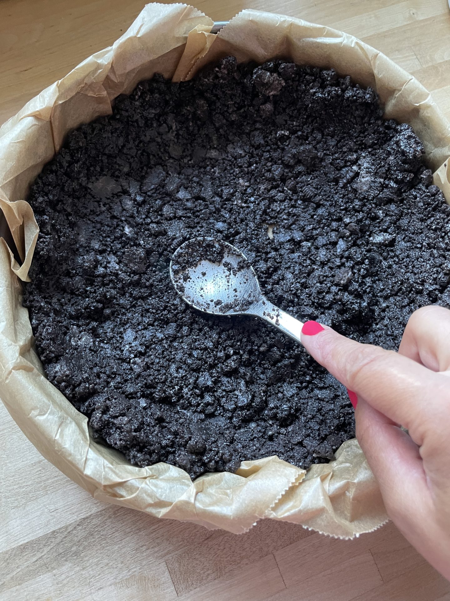 Oreo-Cheesecake mit Pfirsich-Maracuja – Schritt 2