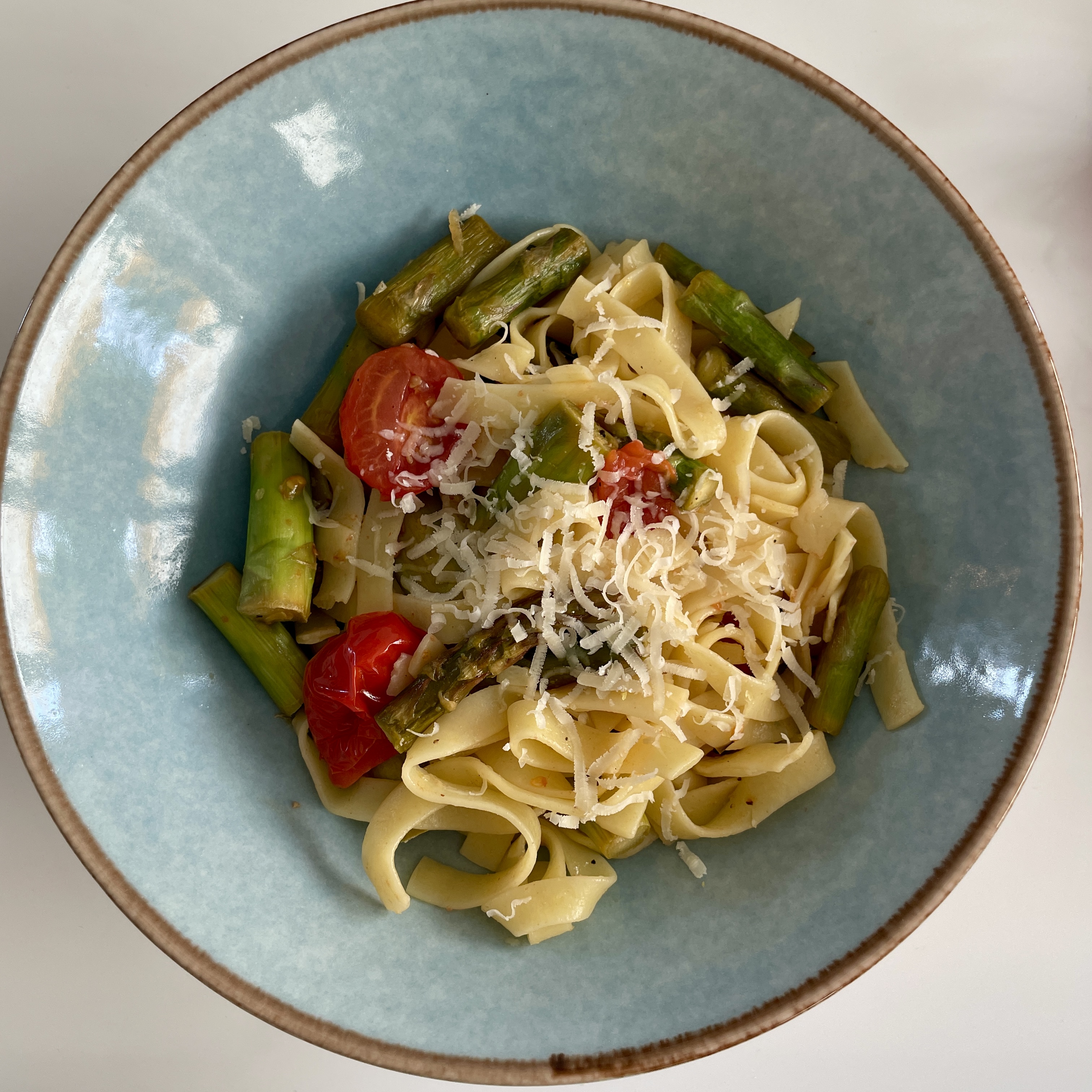Pasta mit grünem Spargel
