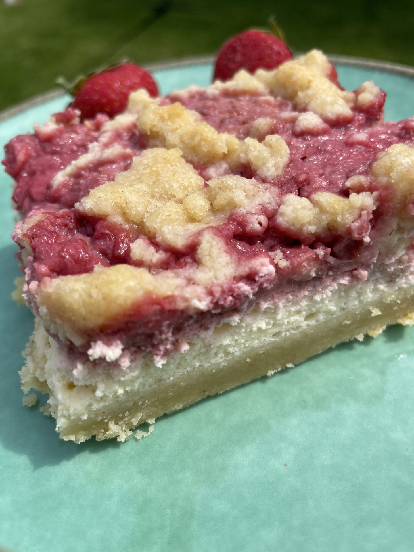 Peanut-Strawberry-Cake mit Streuseln