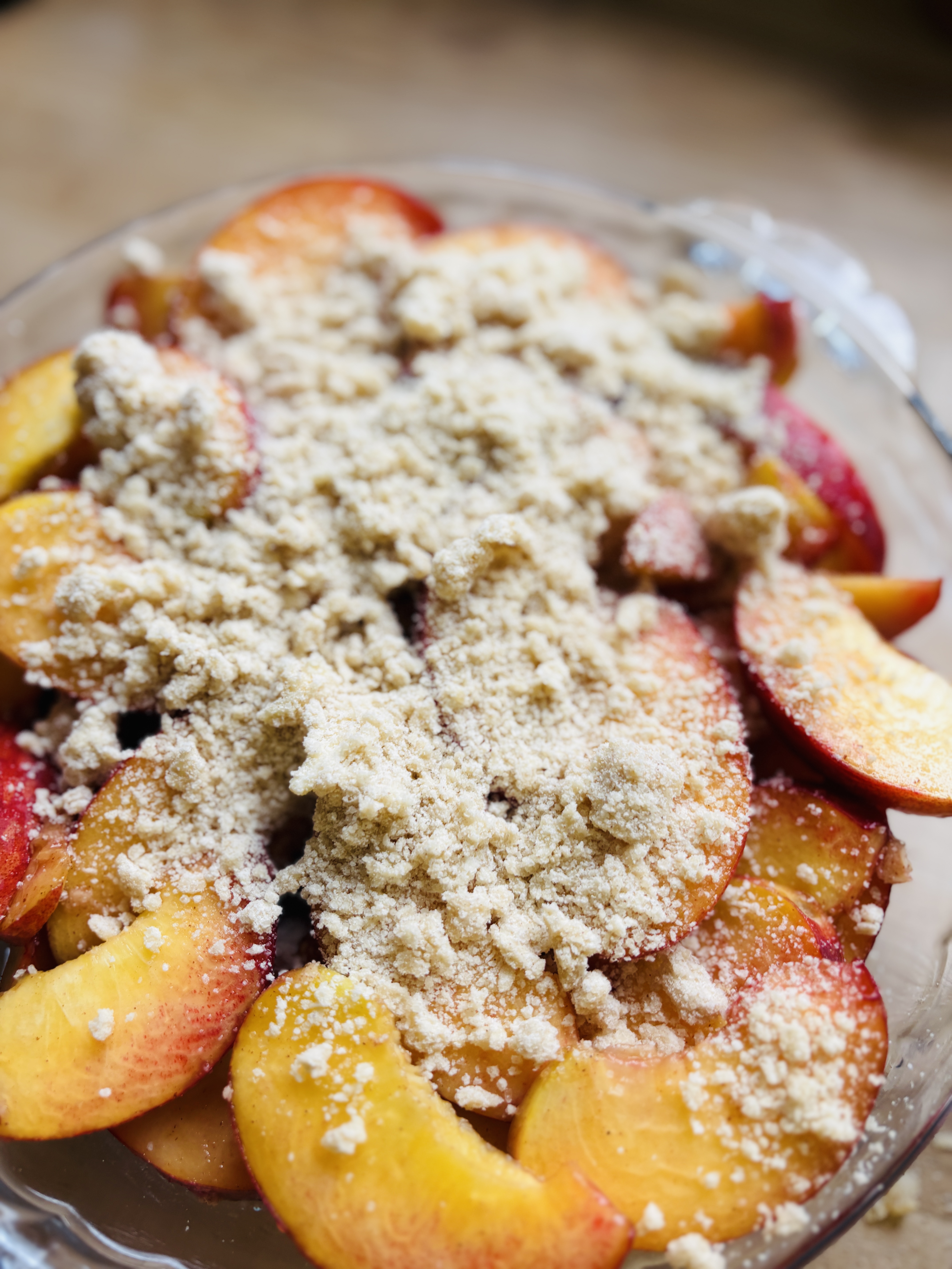 Pfirsich-Crumble mit knusprigen Streuseln – Schritt 4