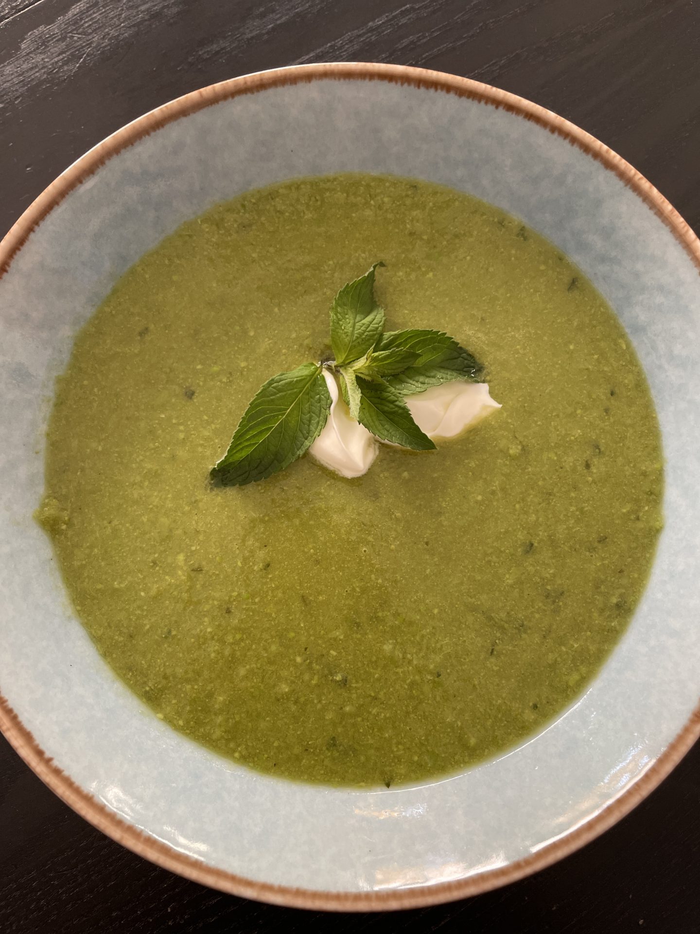 Sommerliche Erbsensuppe mit Minze – Schritt 5