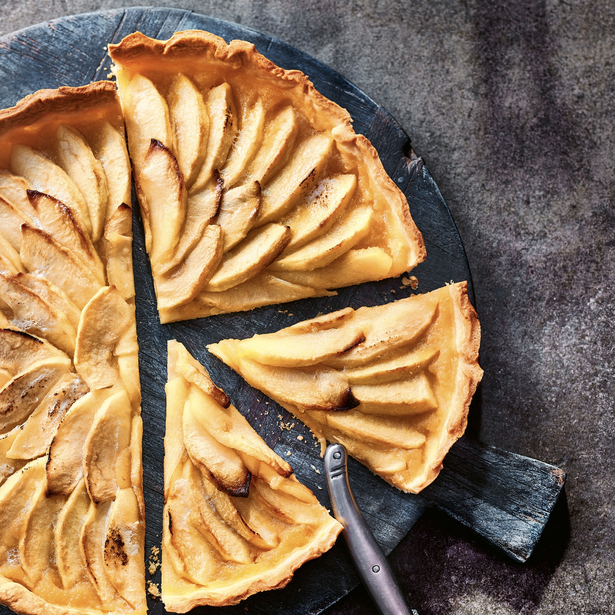 Tarte aux pommes – Apfeltarte by Patricia Kelly