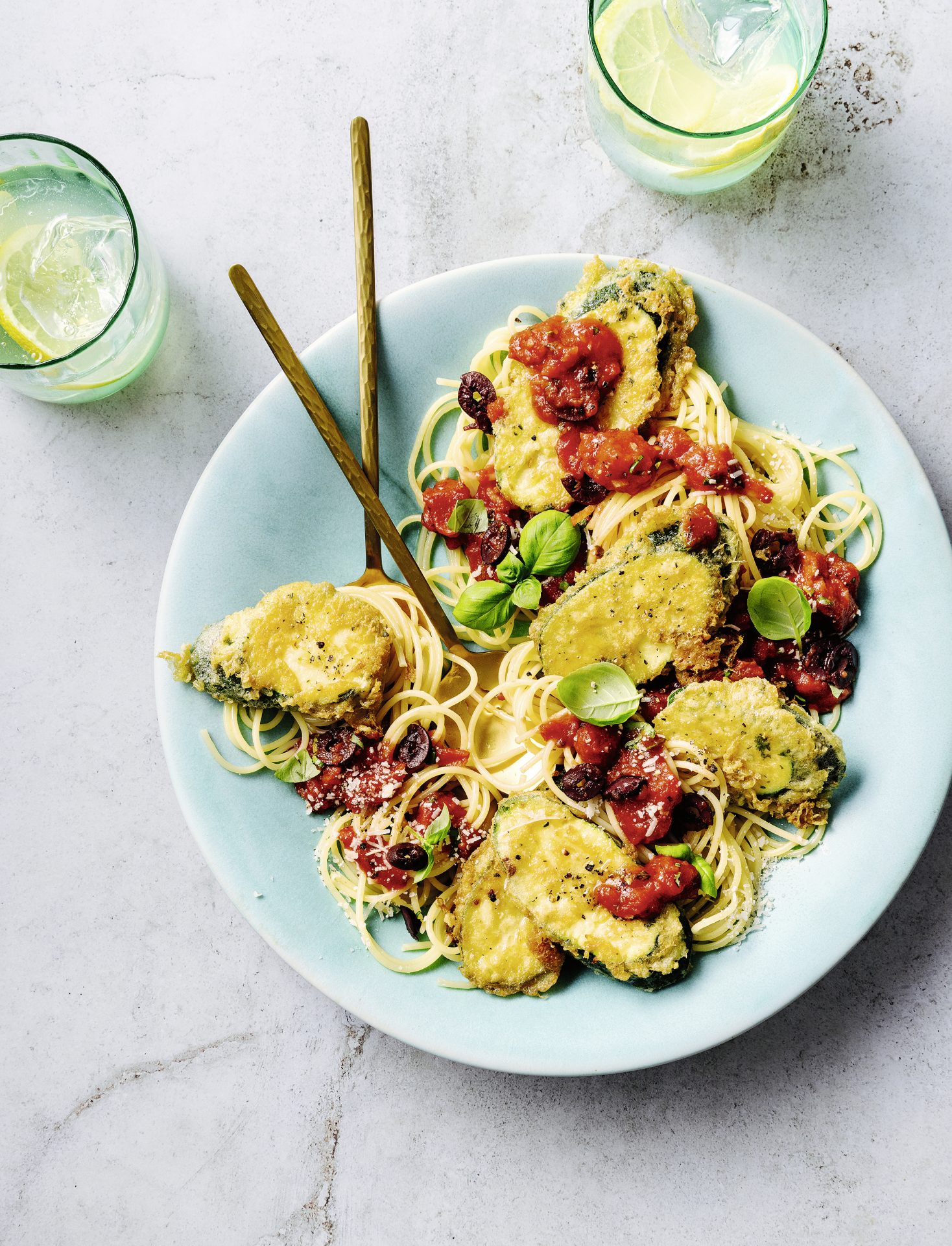 Veggie-Schnitzel mit Tomatensauce (von Mario Kotaska)